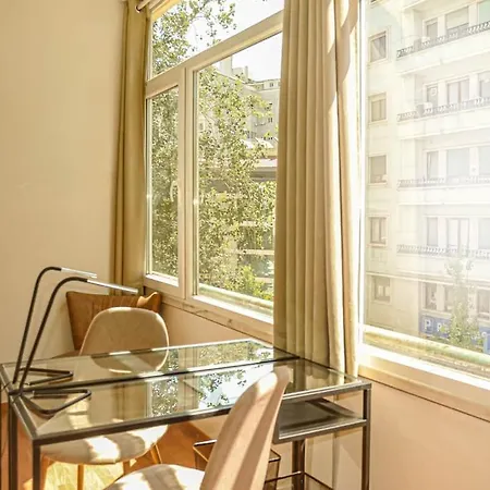 Marques De Pombal - 8 Bedroom 리스본