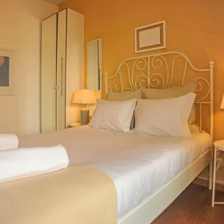 Marques De Pombal - 8 Bedroom Konukevi Lisboa