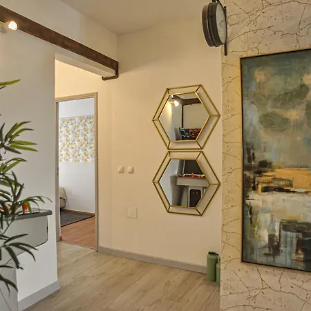 Guest house Marques De Pombal - 8 Bedroom *