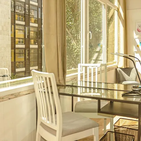 Guest house Marques De Pombal - 8 Bedroom Lisbon