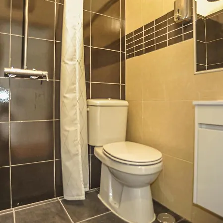 Marques De Pombal - 8 Bedroom Лиссабон