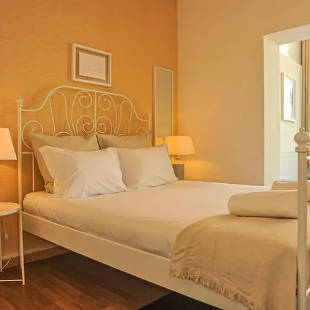 Гостевой дом Marques De Pombal - 8 Bedroom Лиссабон