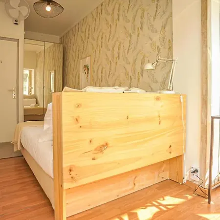 Marques De Pombal - 8 Bedroom Гостевой дом