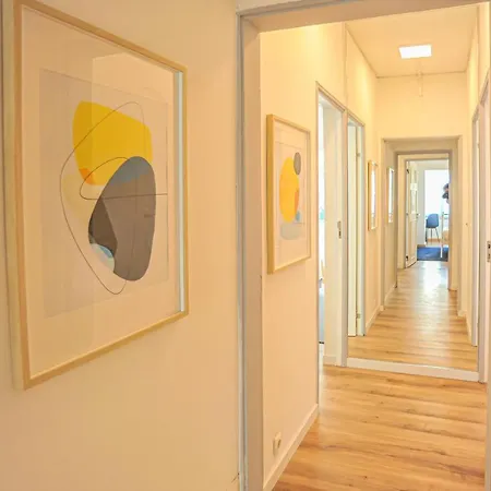 Marques De Pombal - 8 Bedroom 招待所